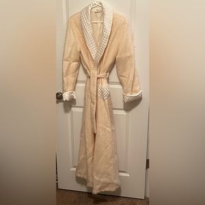 Victoria’s Secret 💯% Mohair & Satin full length robe. Valentine heart pockets.